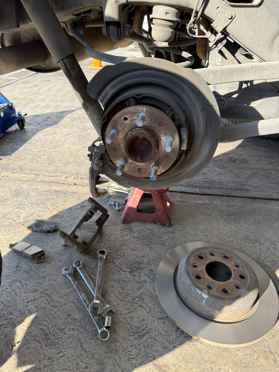 Cambio de discos y frenos traseros