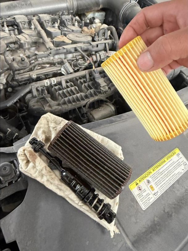 Cambio de filtro de aceite en el taller Autolife
